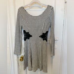 Back and white peak a boo mini dress Lace detail Checkered vintage wool Chic